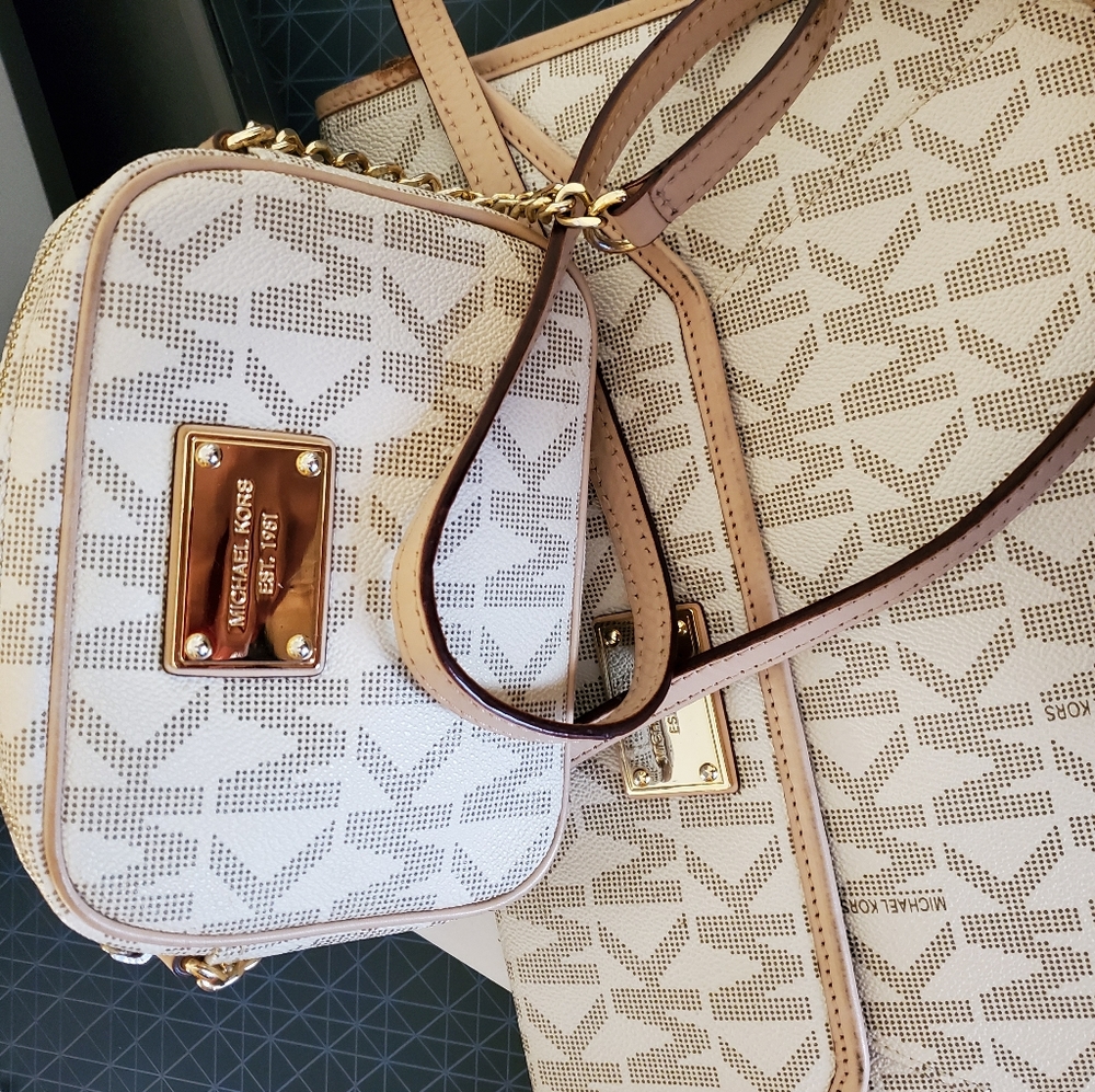 SALE Michael Kors 2pcs purse - Picture 2 of 7
